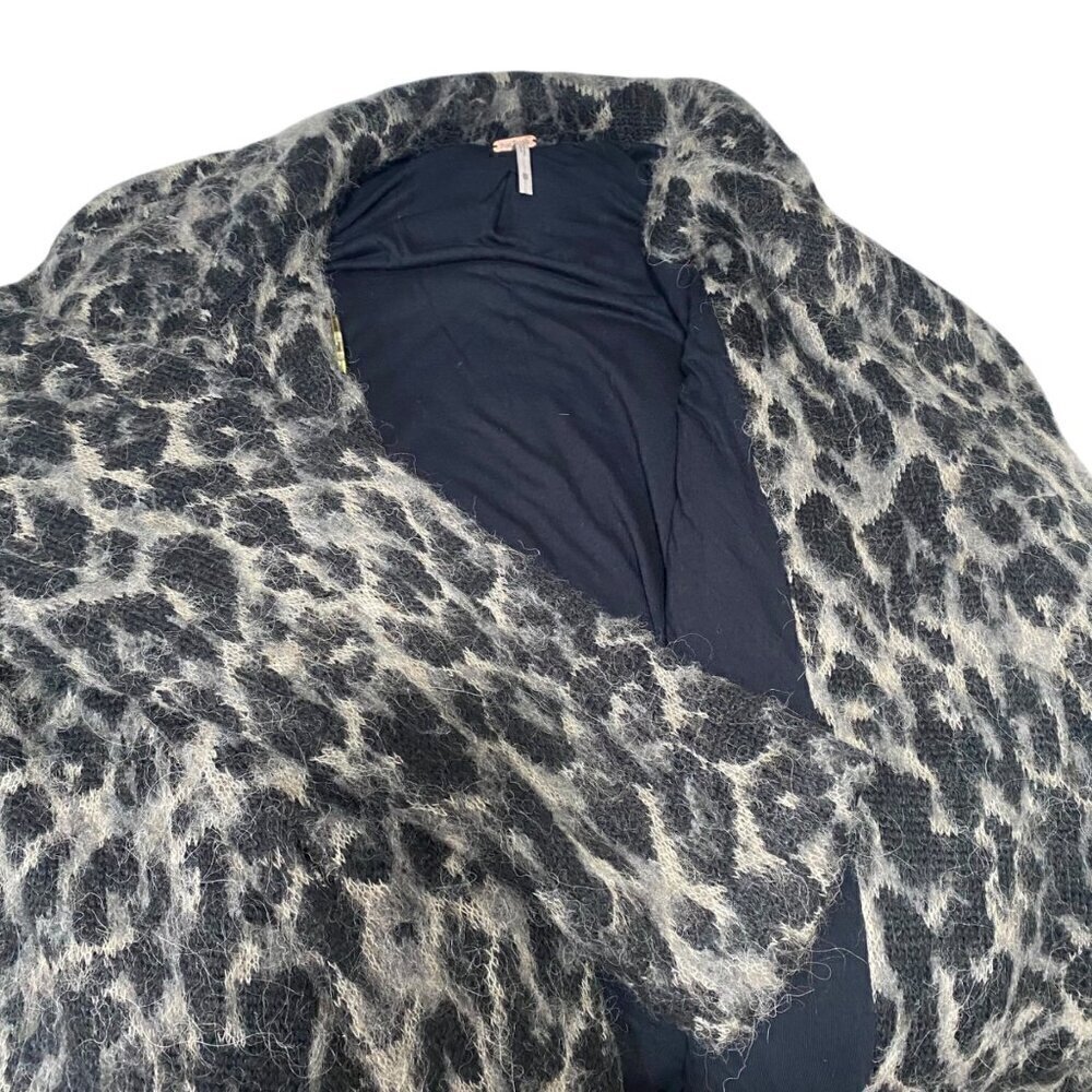 NEW Free People Wild Thing Gray & Black Leopard Animal Print Coat - Picture 7 of 10